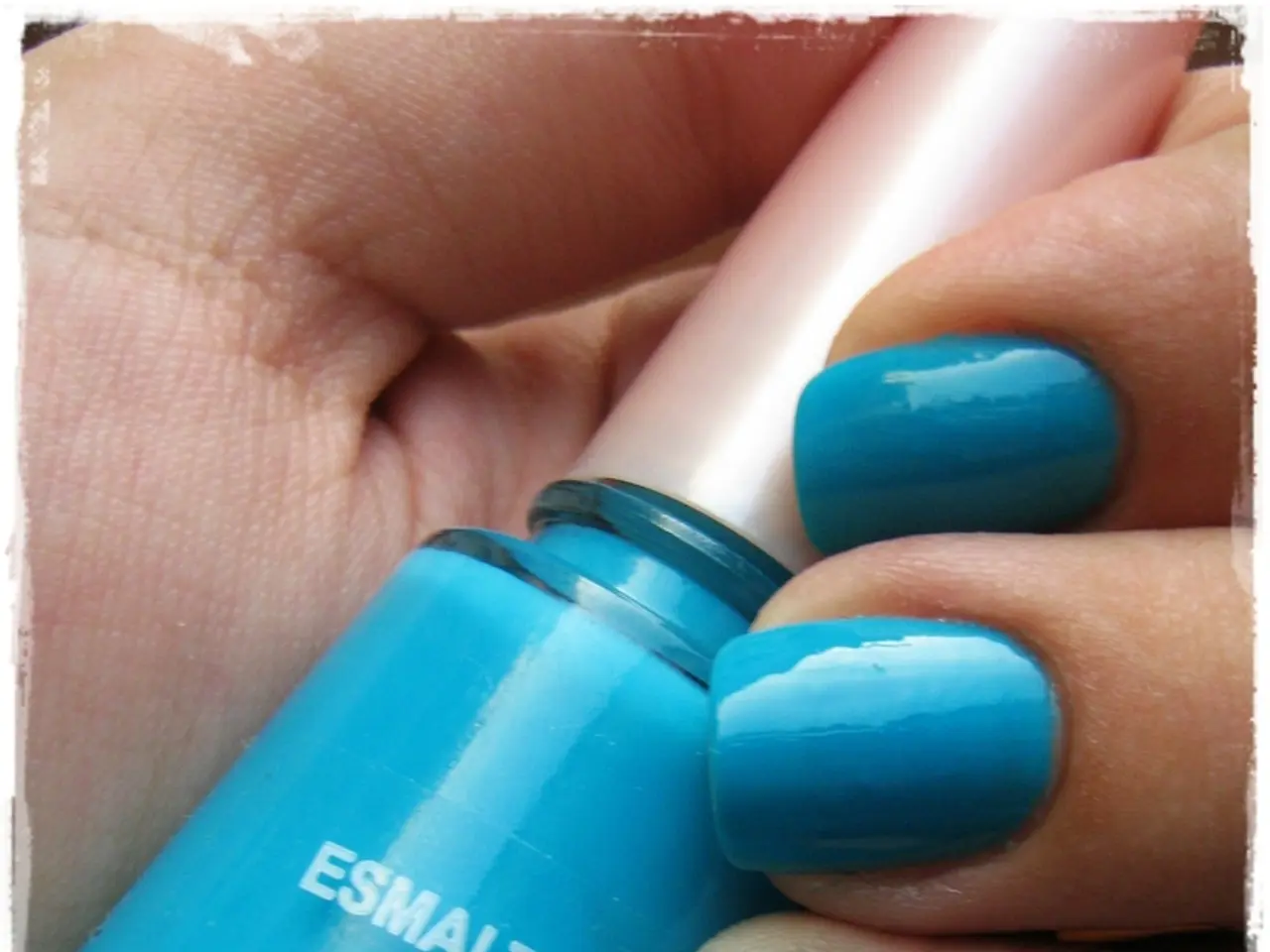 Achieve a shell-like hue reminiscent of the ocean's depths, choose Essie's Riviera Rush for your...