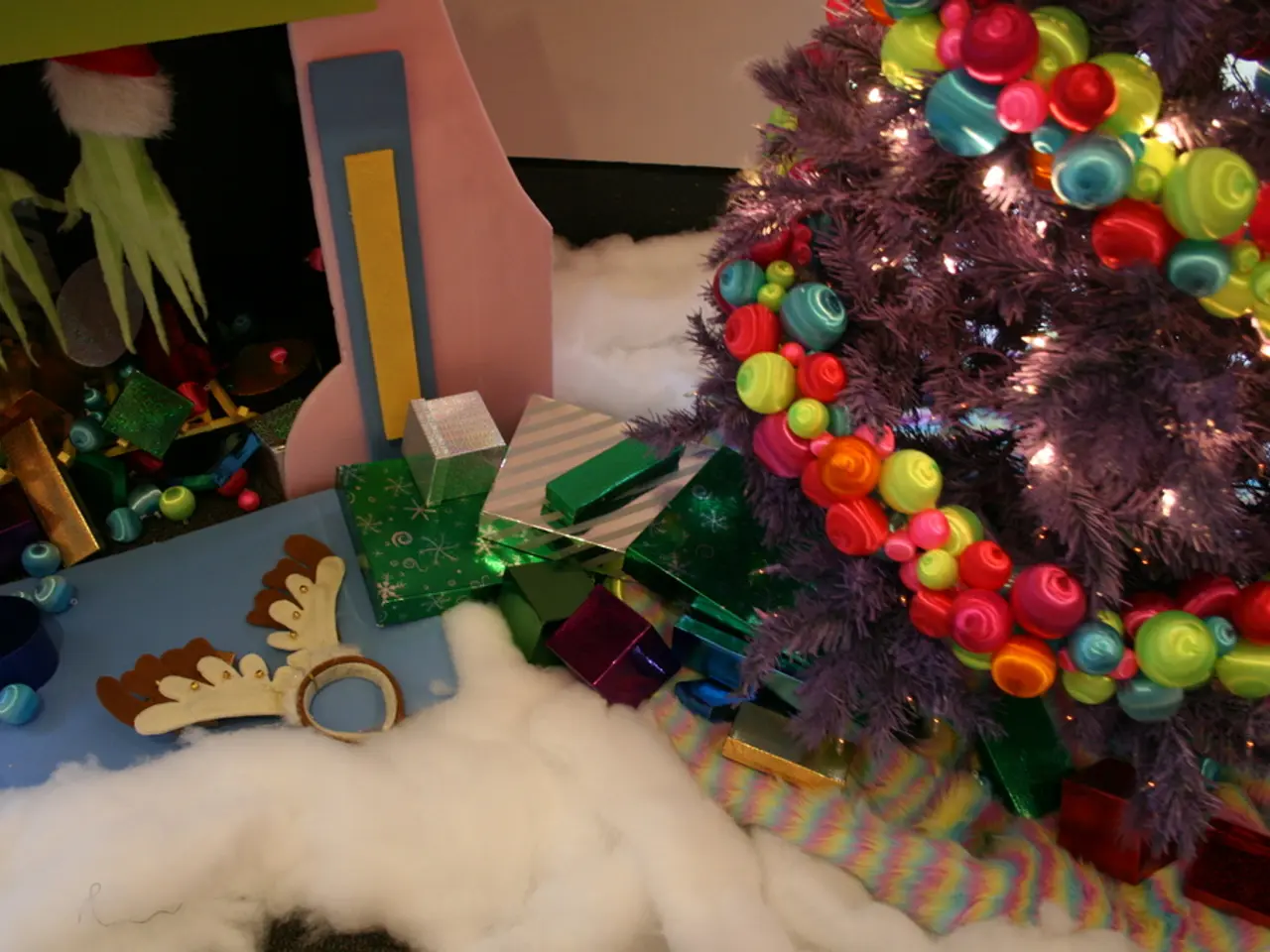 Making Your Own Winter Decorations: Holiday Porch Potted Plant Arrangements