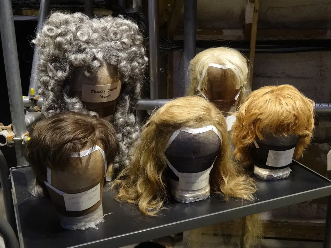 Guide to Hair Accessories: Mastering Hair Bundles and Half Wigs Made from Real Human Hair