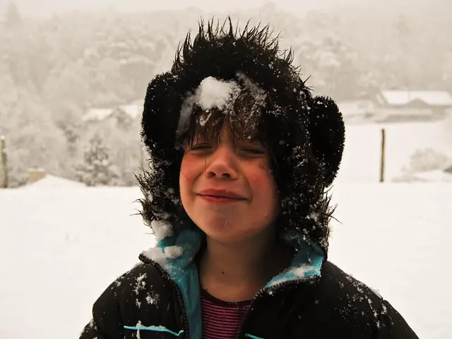 Top 5 Cryotherapy Tools for Instant Skin Depuffing and Soothing Relief