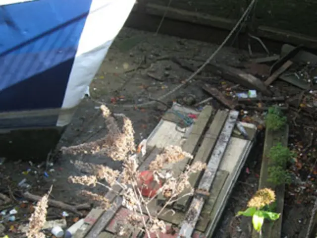 Construction of Traditional Spreewald Boats Altered: Carpenters Now Use Adhesive Instead of Bending...