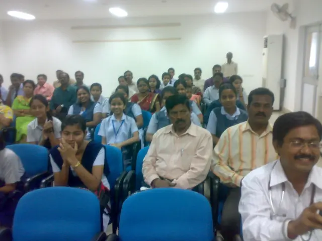 Reducing energy consumption by forgoing air conditioning use: Potential savings explored