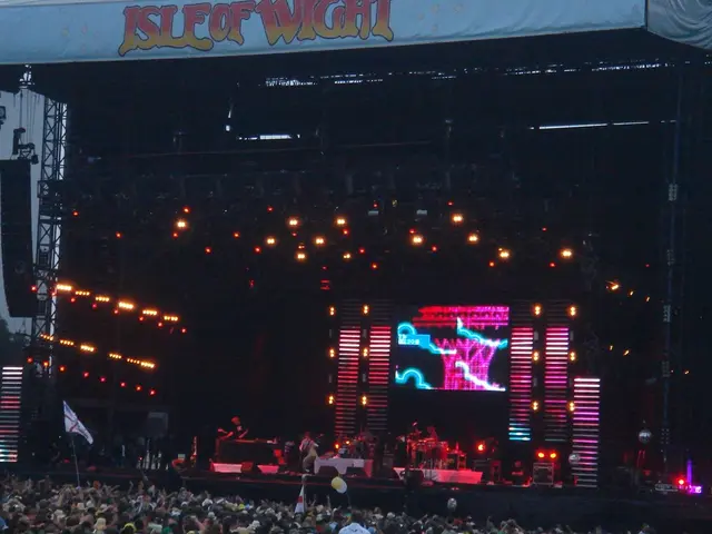 Gathering of approximately 800,000 individuals at the Hannover Gun Extravaganza