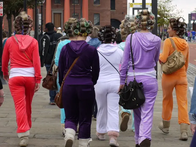 Five Fashionable School Outfit Concepts to Maintain Throughout the Entire Academic Year