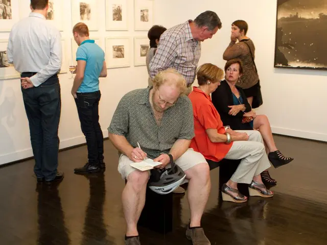 Focus is on the RheinBerg Galerie's venue for discussions