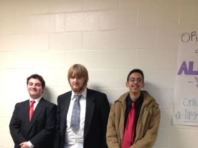 The Development of Fashion Aesthetics: SuitsUSA's Mark on the Relaxed Blazer Fashion Movement