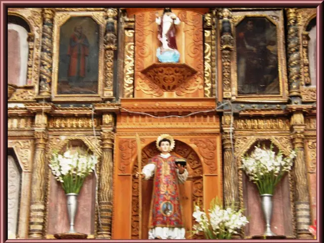 In a distinct twist, legendary musician Paul McCartney adopts an antique 17th-century decorating...