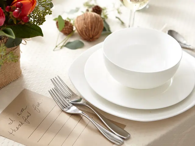 Unquenchable fondness for bistro kitchen ambiance - Effortlessly replicate Parisian charm with H&M...