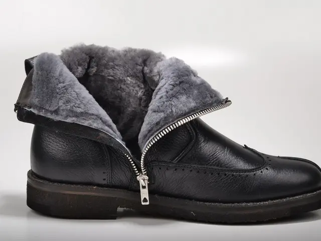 Black Sneakers' Impact on Personal Fashion Statements