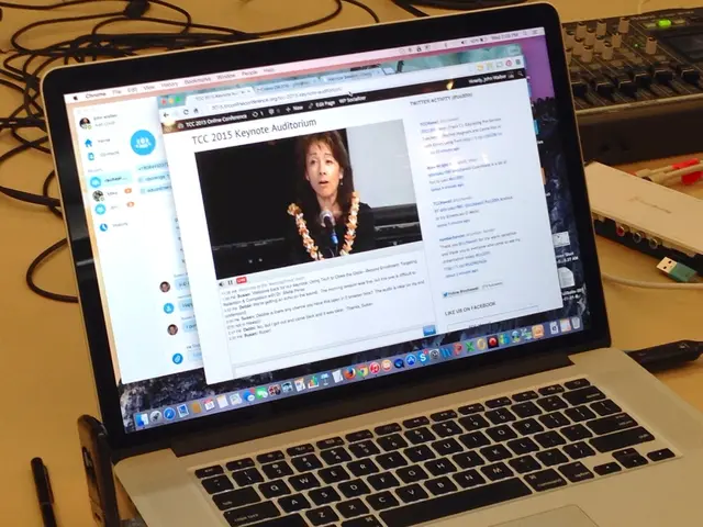 Minimizing tasks, reducing digital engagement, and organizing unwanted mess when you're not...