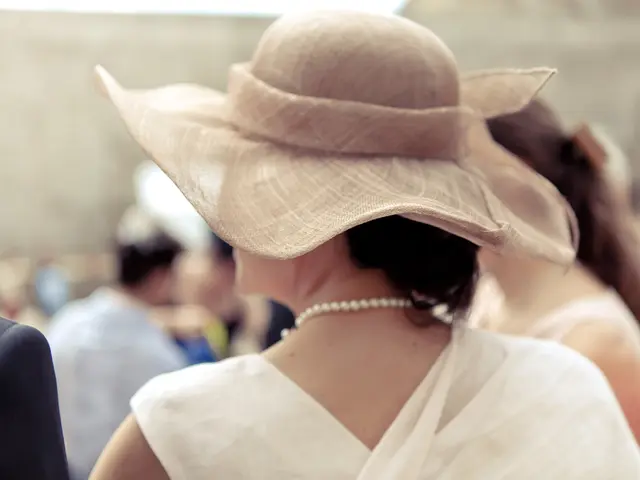 Review of the Ultra Adventure Hat on Sundays afternoons