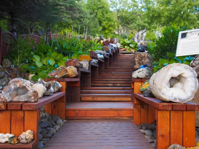 Creative Sloped Landscape Retaining Wall Concepts Using Wood (24 ideas included)