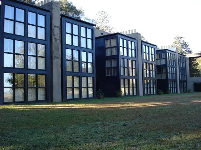 Secluded 80-house residence nestled amidst affluent Wadebridge woodlands