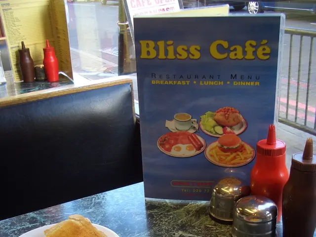 Dining experience at an Alpine lodge is disappointing, with additional irritants present.